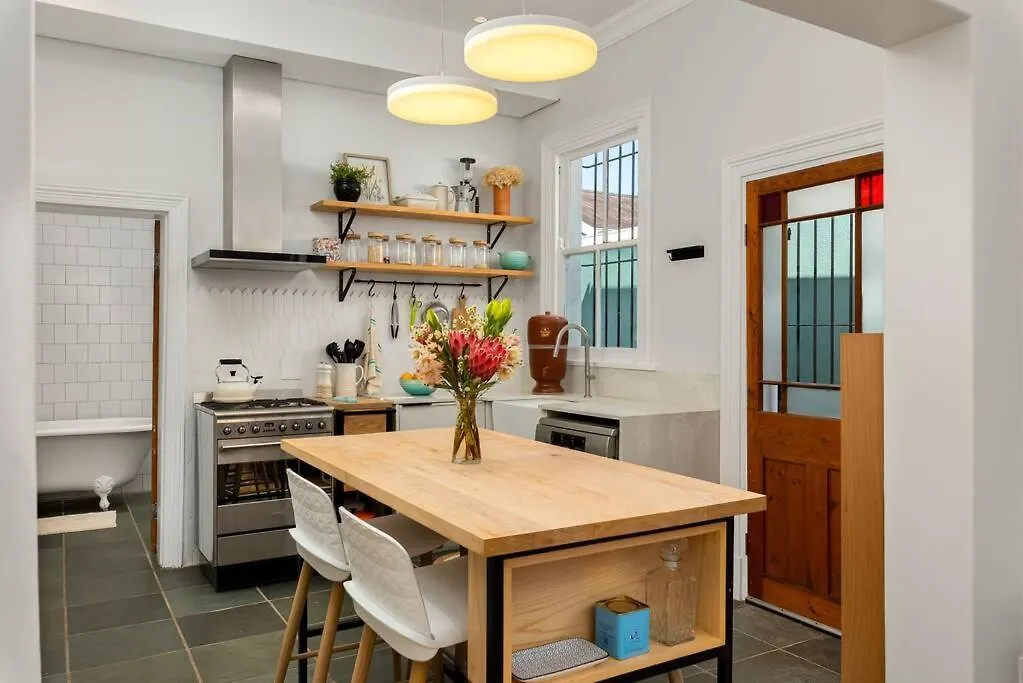 Hébergement de vacances Trendy Heritage Home In Woodstock Le Cap